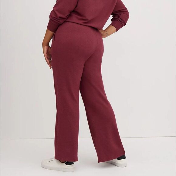 Torrid Classic Fit Flare Pant - Ultra Soft Fleece 3X - Picture 2 of 5